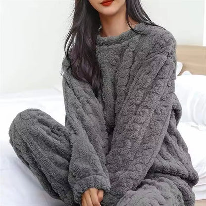 Soft Coral Velvet Jacquard Warm Pajama Set for Women Cozy Loungewear Outerwear for Winter Christmas Back to School Gift ﻿