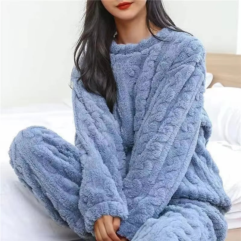 Soft Coral Velvet Jacquard Warm Pajama Set for Women Cozy Loungewear Outerwear for Winter Christmas Back to School Gift ﻿