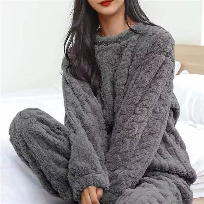 Soft Coral Velvet Jacquard Warm Pajama Set for Women Cozy Loungewear Outerwear for Winter Christmas Back to School Gift ﻿